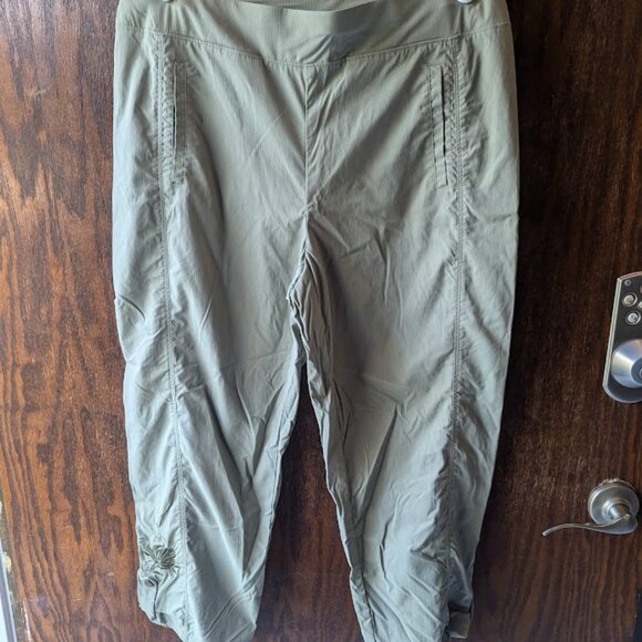 Zenergy Women's lightweight jacket and pant set - Picture 5 of 7